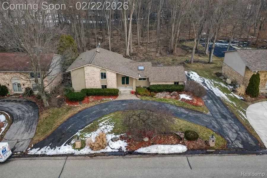 28902 Creek Bend Drive, Farmington Hills, MI 48331 - #3