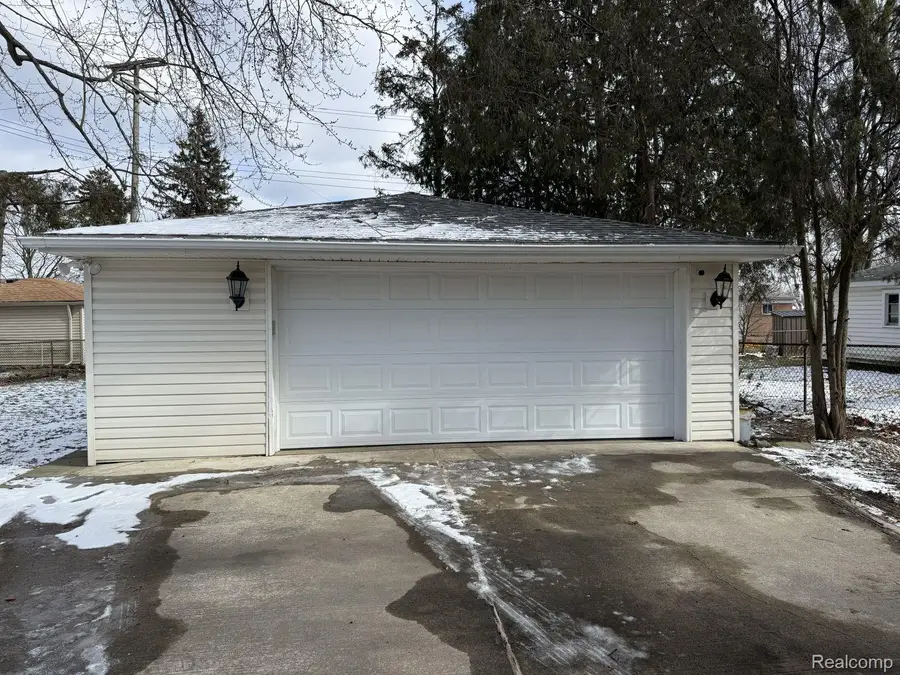 8411 Monroe Boulevard, Taylor, MI 48180 - #2