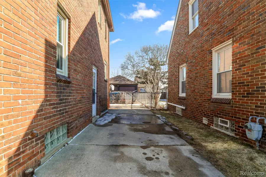 5910 Kendal Street, Dearborn, MI 48126 - #3