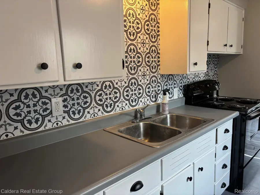 1506 Pettibone Avenue, Flint, MI 48507 - #3