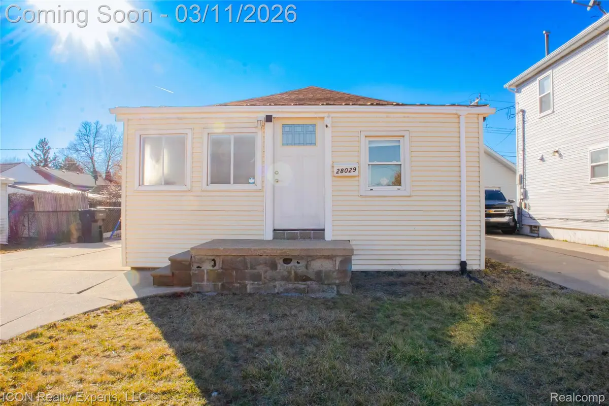 28029 Rosemont Street, Roseville, MI 48066 - #1