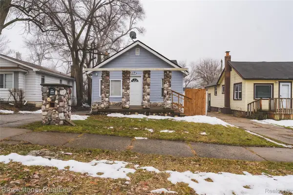 103 W Cornell Avenue, Pontiac, MI 48340