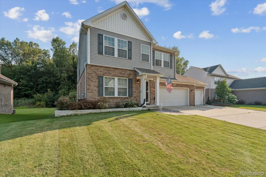 42811 Colonial Road, Belleville, MI 48111 - #2