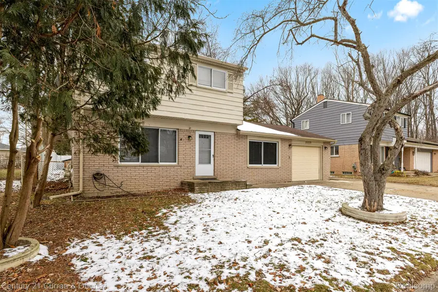 23225 Albion Avenue, Farmington, MI 48336 - #3