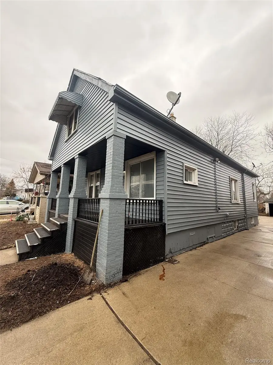6746 Heyden Street, Detroit, MI 48228 - #3