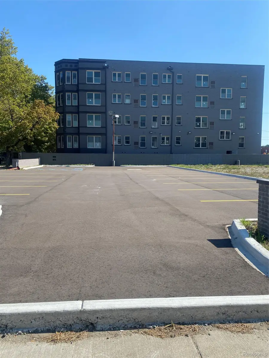 30 E Philadelphia Street, Detroit, MI 48202 - #3