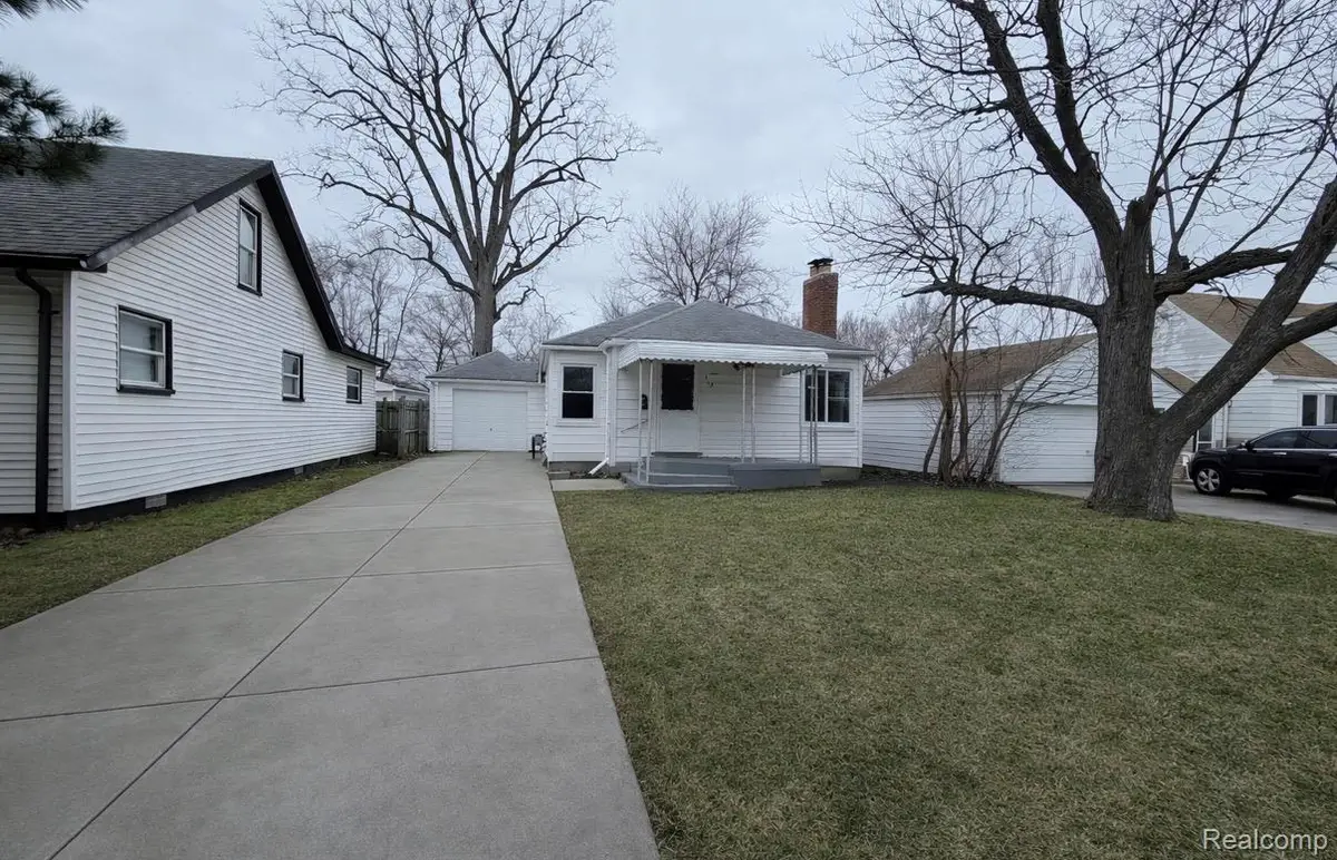 5651 Fenton Street, Dearborn Heights, MI 48127 - #1