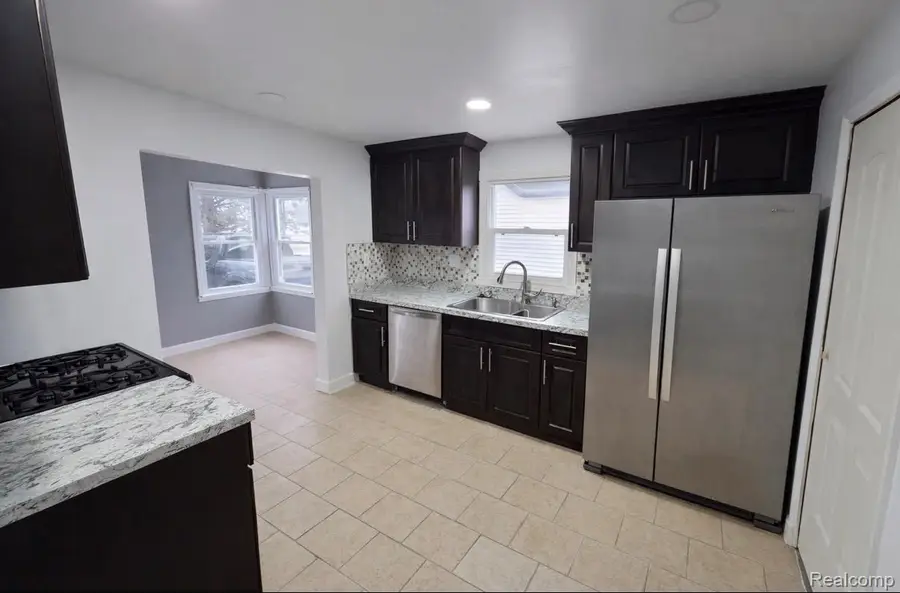 5651 Fenton Street, Dearborn Heights, MI 48127 - #3