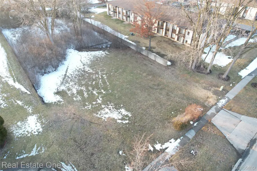 28819 Lahser Road, Southfield, MI 48034 - #3