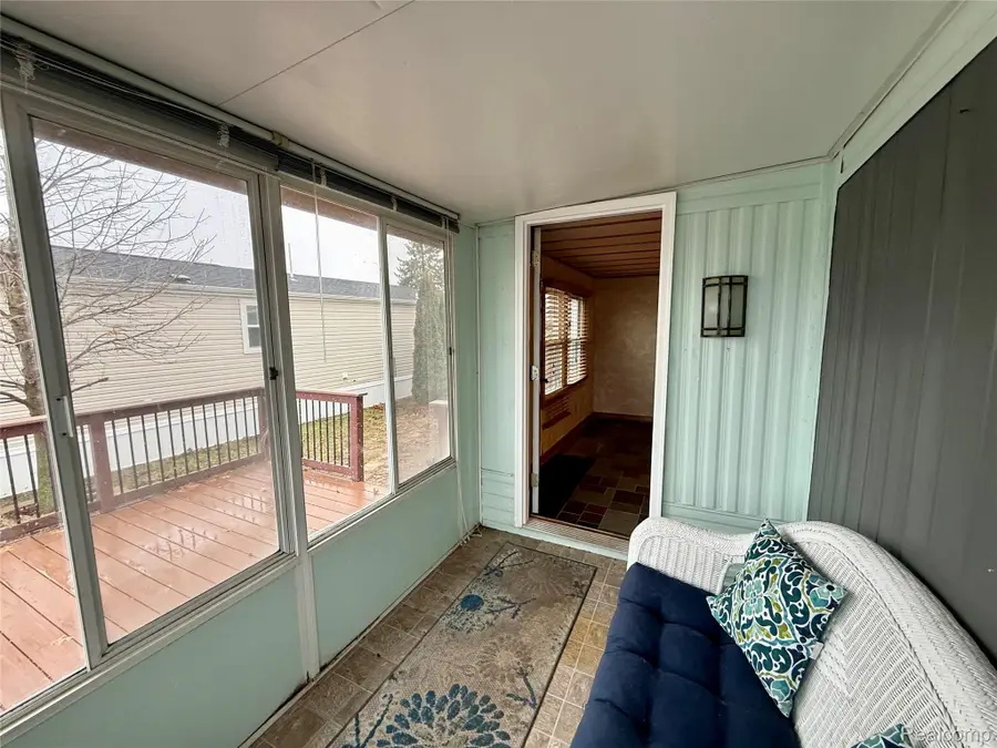 277 Glengarry Ct. W, Highland, MI 48357 - #2