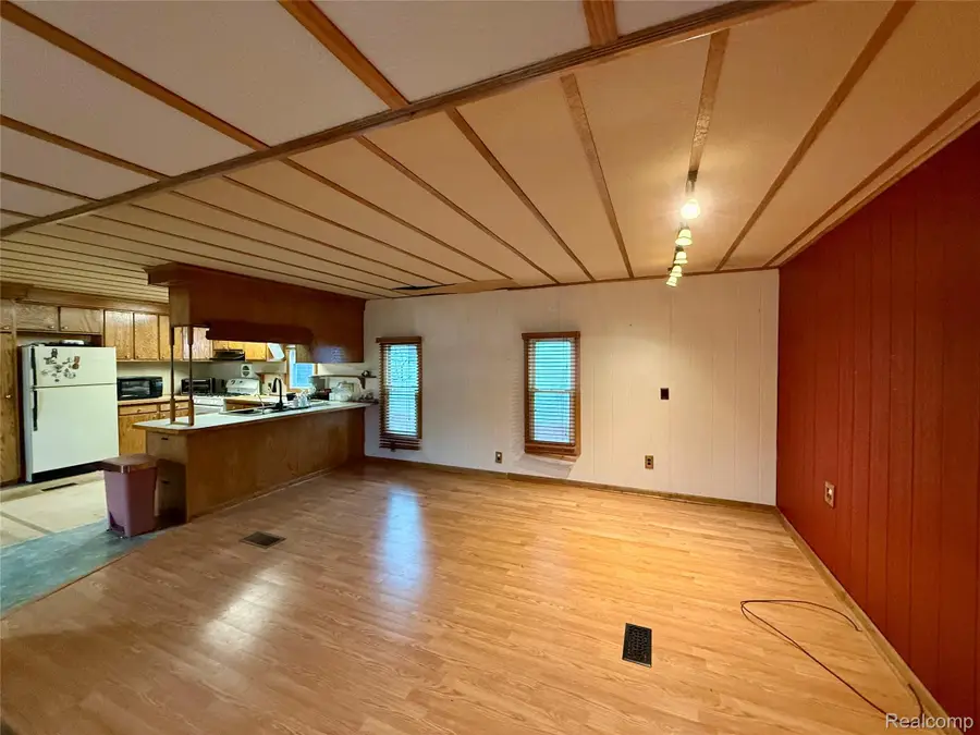 277 Glengarry Ct. W, Highland, MI 48357 - #3