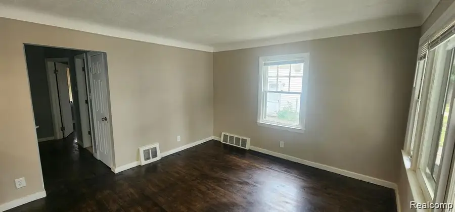 18580 Kingsville Street, Detroit, MI 48225 - #3