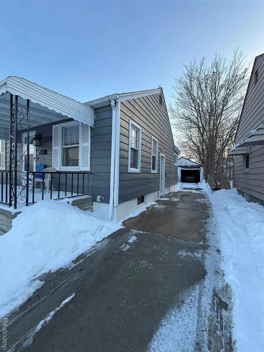 1025 Mill Street, Lincoln Park, MI 48146 - #2