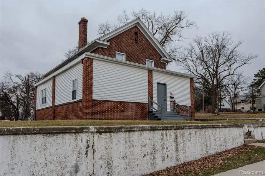 751 Dupont Street, Flint, MI 48504 - #3