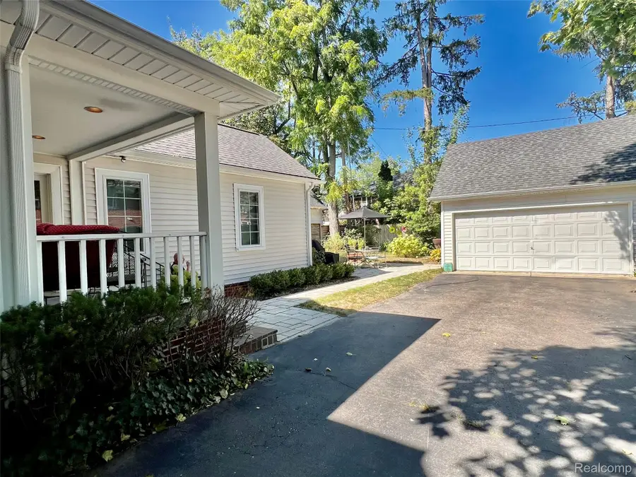 488 Vinewood Avenue, Birmingham, MI 48009 - #3