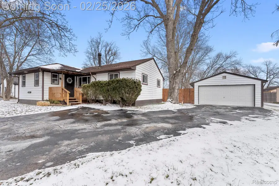 3375 Grant Road, Rochester Hills, MI 48309 - #2