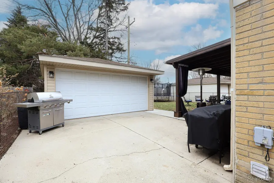 8132 Perrin Avenue, Westland, MI 48185 - #2