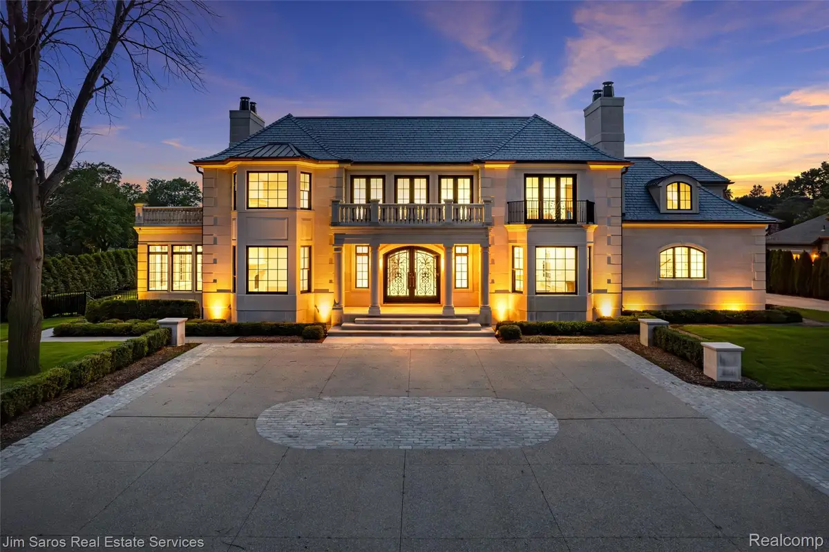 707 Lake Shore Road, Village Of Grosse Pointe Shores, MI 48236 - #1