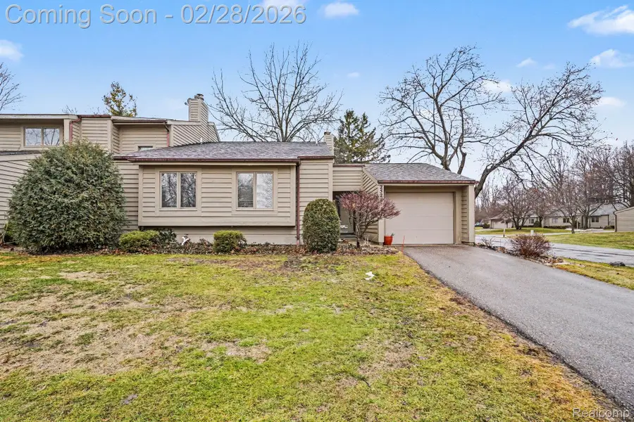 2521 White Oak Place, Flint, MI 48532 - #2