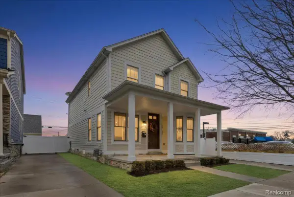 1109 Bennaville Avenue, Birmingham, MI 48009