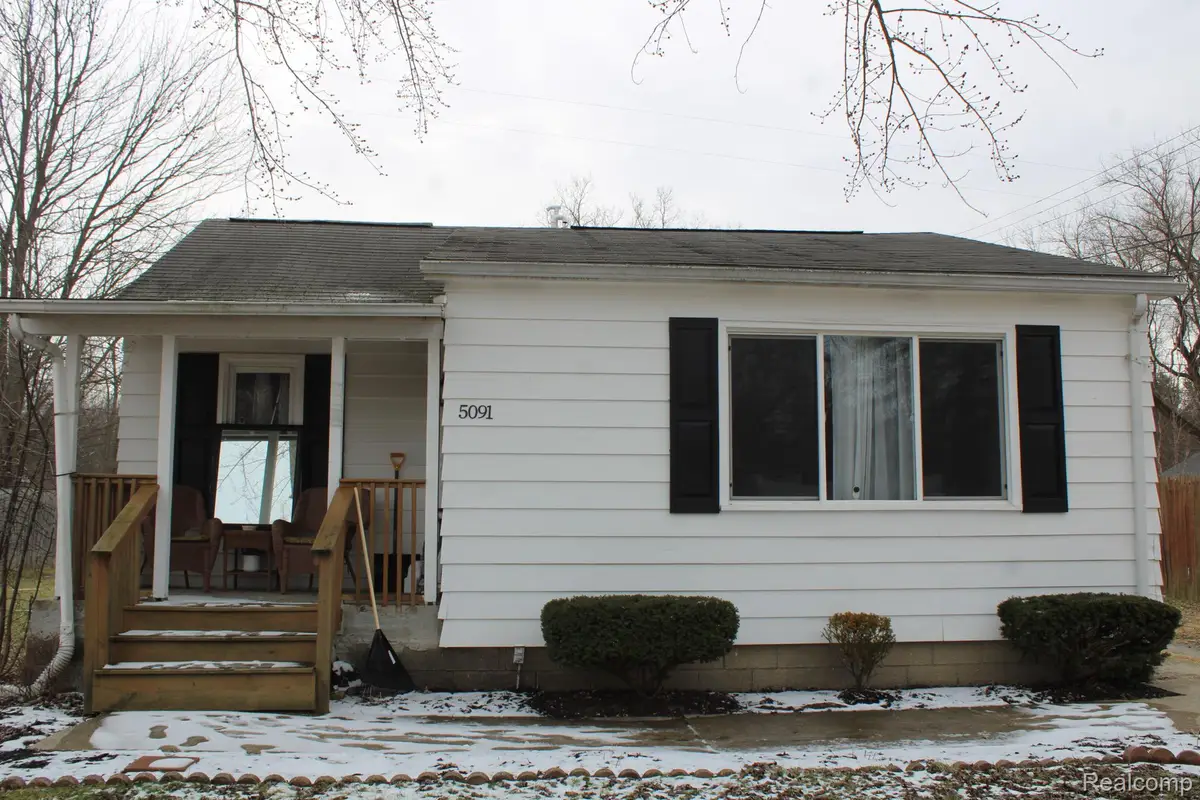 5091 W Carpenter Road, Flint, MI 48504 - #1