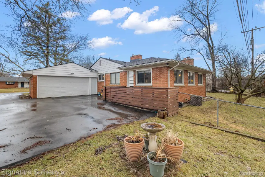 28830 Lorikay Street, Farmington Hills, MI 48334 - #2