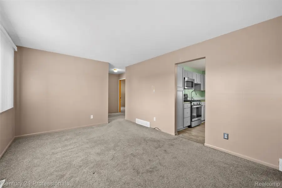 33329 Cheryl Street, Clinton Township, MI 48035 - #3