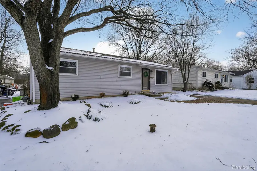 743 Dunreath Street, Wolverine Lake, MI 48390 - #2