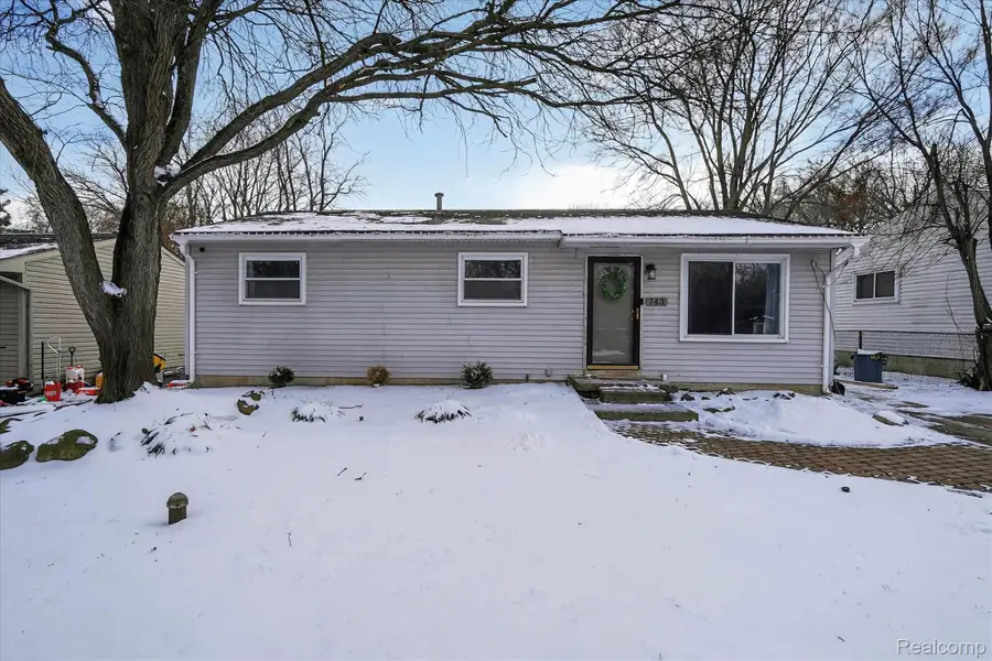 743 Dunreath Street, Wolverine Lake, MI 48390 - #3