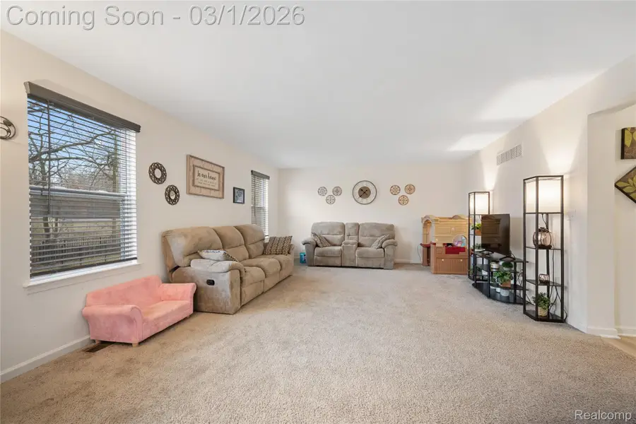 6709 Maplelawn Drive, Ypsilanti, MI 48197 - #2