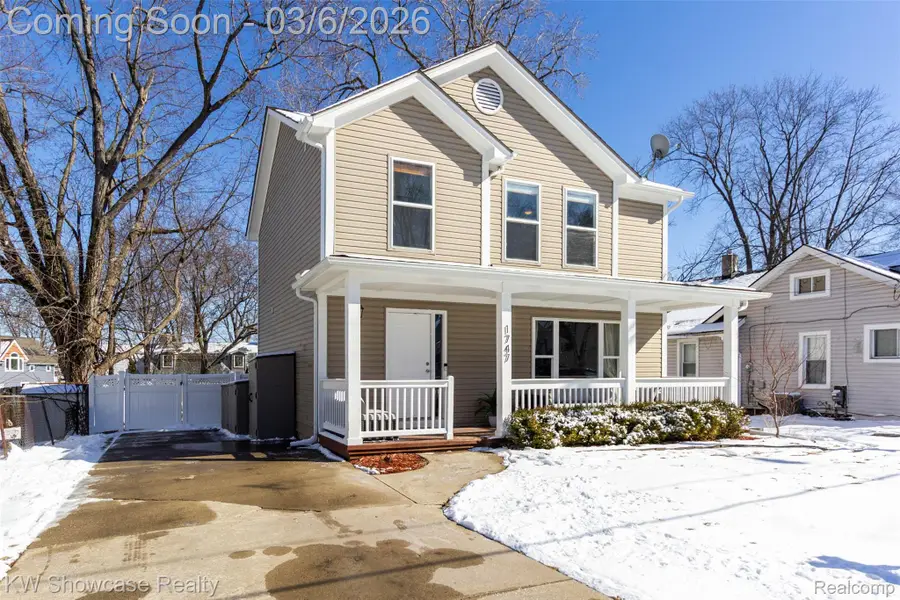 1747 Beechmont Street, Keego Harbor, MI 48320 - #3