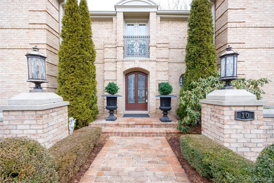 10 Sycamore Lane, Grosse Pointe, MI 48230 - #2