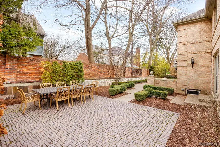 10 Sycamore Lane, Grosse Pointe, MI 48230 - #3