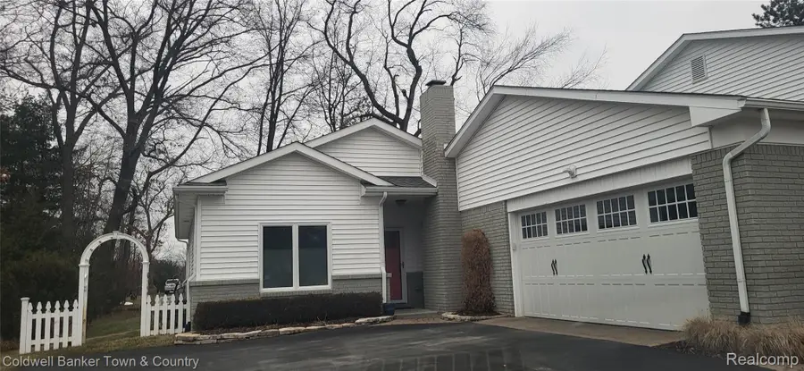 10557 Kenicott Trail, Brighton, MI 48114 - #2