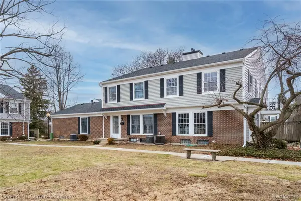 2768 Glenbridge Court, AnnArbor, MI 48104