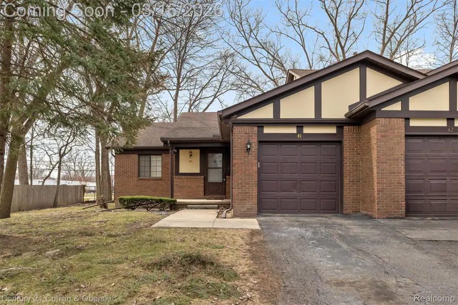 41 Parkplace W W, Allen Park, MI 48101 - #2