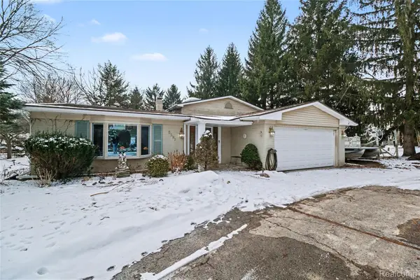 5597 Leafwood Drive, CommerceTwp, MI 48382