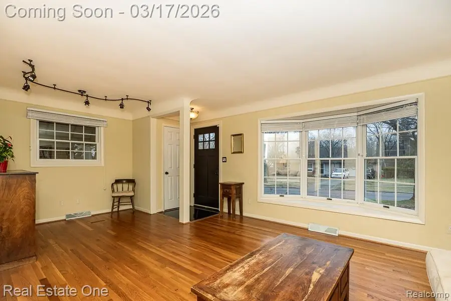 354 Reitman Court, Rochester Hills, MI 48307 - #2