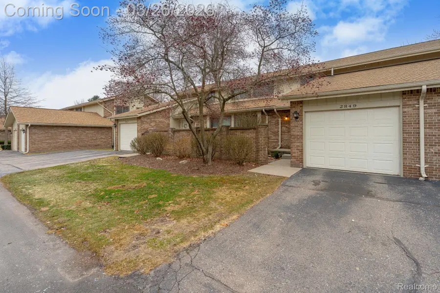 2849 Trailwood Drive, Rochester Hills, MI 48309 - #2