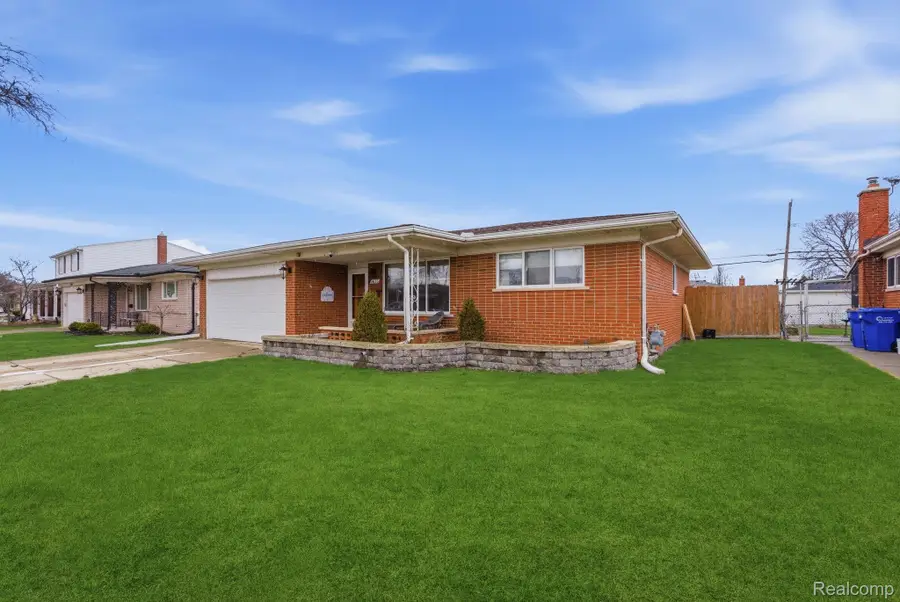 14135 Ivanhoe Drive, Warren, MI 48088 - #3