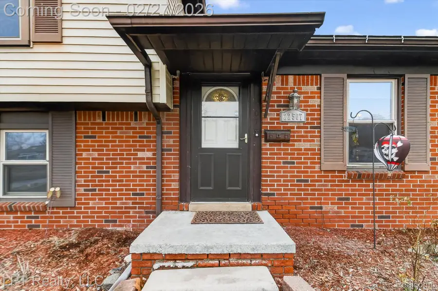 22507 Doncaster Avenue, Brownstown, MI 48193 - #3