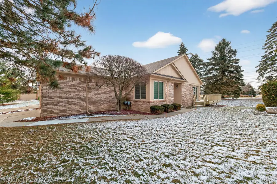 19060 Fortuna Drive S #40, Clinton, MI 48038 - #2