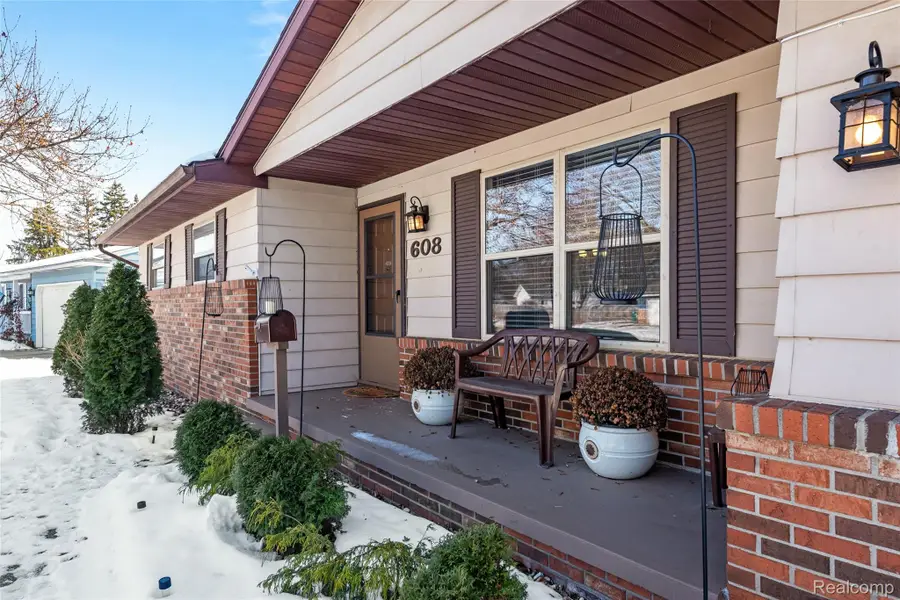 608 Autumn Drive, Flushing, MI 48433 - #3