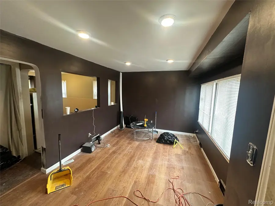 19131 Stansbury Street, Detroit, MI 48235 - #2