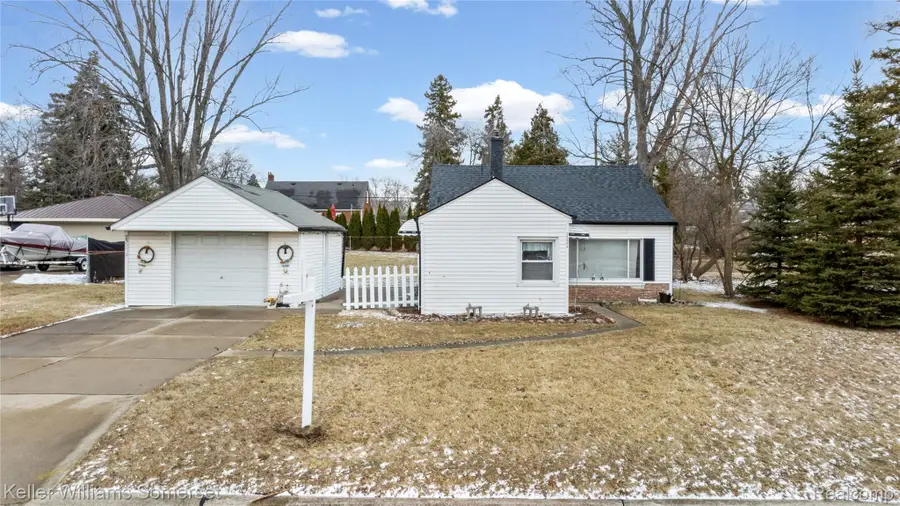 32694 Ruehle Avenue, Warren, MI 48093 - #2