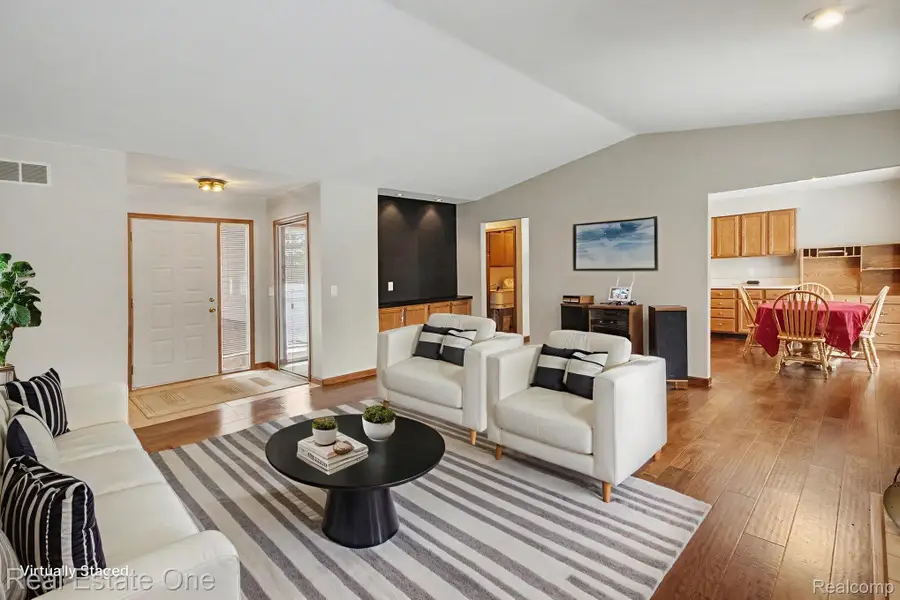 32468 W 10 Mile Road, Farmington, MI 48336 - #3