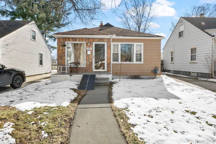 24411 Notre Dame Street, Dearborn, MI 48124 - #2