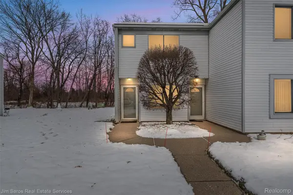 64 Rosebud Lane, MtClemens, MI 48043