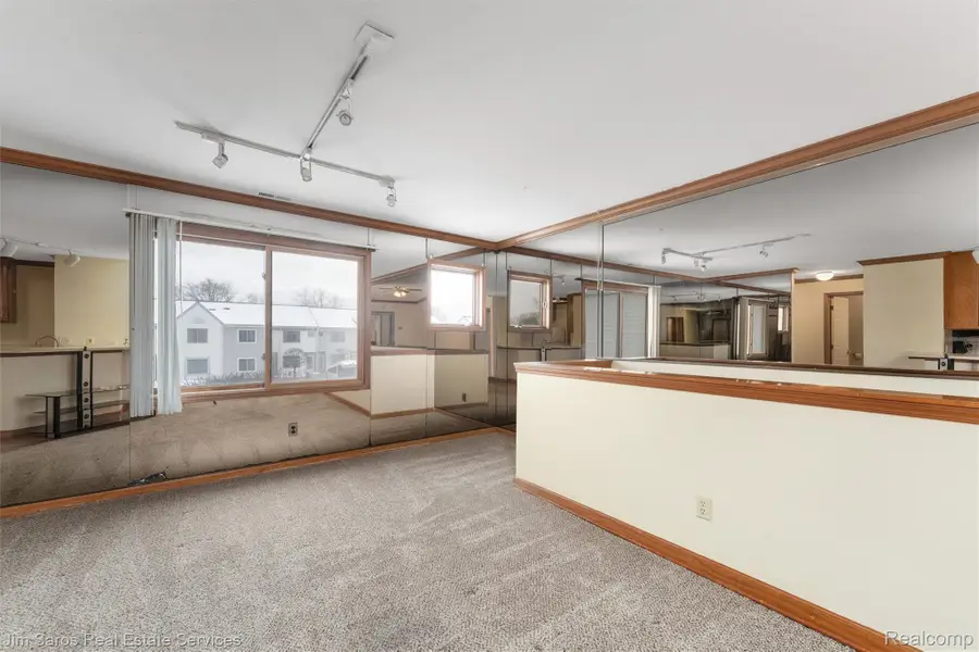 64 Rosebud Lane, Mount Clemens, MI 48043 - #2