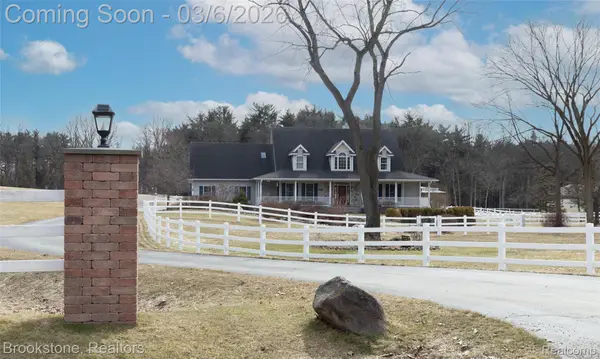 1077 Holden, Milford, MI 48381